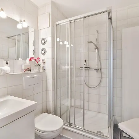 Apartman Bergen In - Stilvolle Mit Parkplatz Und Strandkorb, 200m Zum *